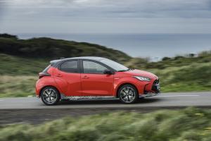 Toyota Yaris Hybrid 2020 года  (WW)